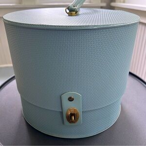 Vintage Everbest Hollywood of Florida travel case; wig case